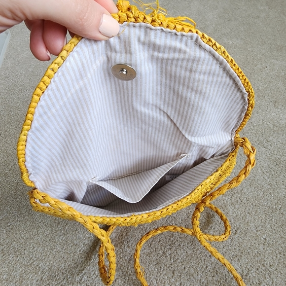 American Eagle | Women Straw Crossbody Bag like new - Picture 5 of 5